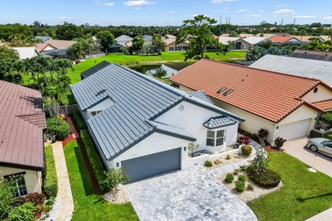 House in Boca Raton, Florida 2 bedrooms, 185.53 sq.m. № 2191601 - photo 2
