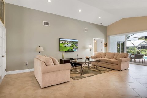 House in Boca Raton, Florida 2 bedrooms, 185.53 sq.m. № 2191601 - photo 8