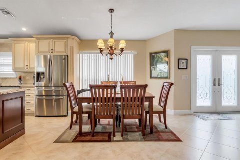 House in Boca Raton, Florida 2 bedrooms, 185.53 sq.m. № 2191601 - photo 15