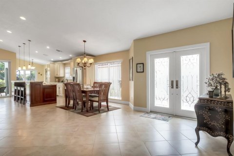 House in Boca Raton, Florida 2 bedrooms, 185.53 sq.m. № 2191601 - photo 7