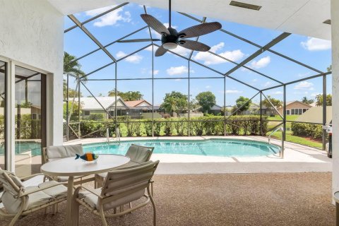 House in Boca Raton, Florida 2 bedrooms, 185.53 sq.m. № 2191601 - photo 30