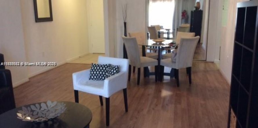 Condominio en Sunny Isles Beach, Florida, 1 dormitorio  № 1959145