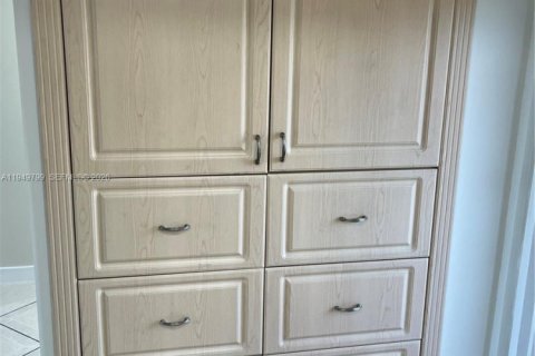 Copropriété à vendre à Sunrise, Floride: 1 chambre, 59.46 m2 № 2005551 - photo 12