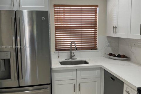 Copropriété à vendre à Sunrise, Floride: 1 chambre, 59.46 m2 № 2005551 - photo 6