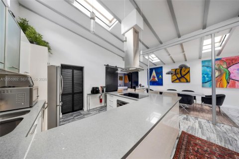 Купить виллу или дом в Майами, Флорида 4 спальни, 167.97м2, № 2189998 - фото 11