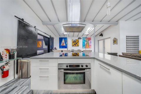 Купить виллу или дом в Майами, Флорида 4 спальни, 167.97м2, № 2189998 - фото 14
