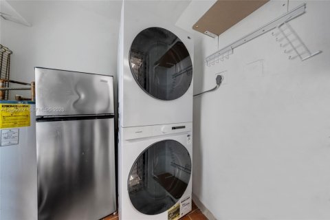 Купить виллу или дом в Майами, Флорида 4 спальни, 167.97м2, № 2189998 - фото 17