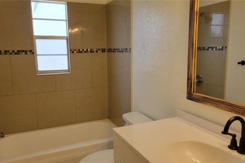 Casa en alquiler en Sarasota, Florida, 3 dormitorios, 149.85 m2 № 1551738 - foto 19