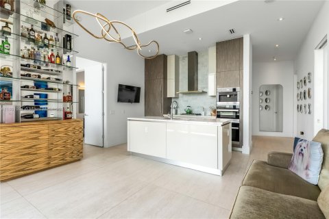 Купить кондоминиум в Майами, Флорида 2 спальни, 102.66м2, № 1862478 - фото 2
