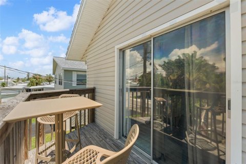 Propiedad comercial en venta en Bradenton Beach, Florida, 4 dormitorios, 156.26 m2 № 1884196 - foto 28