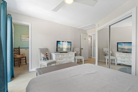Propiedad comercial en venta en Bradenton Beach, Florida, 4 dormitorios, 156.26 m2 № 1884196 - foto 24