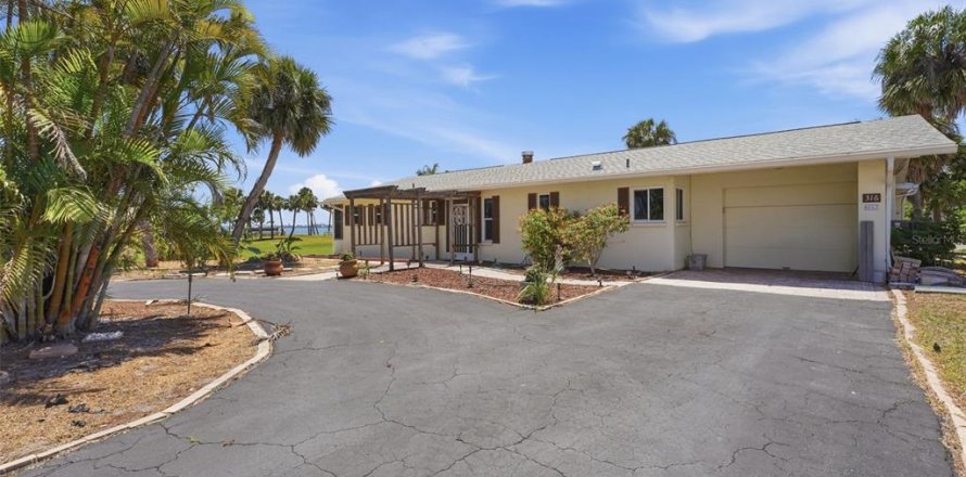 Villa ou maison à Englewood, Floride 3 chambres, 220.36 m2 № 2438031