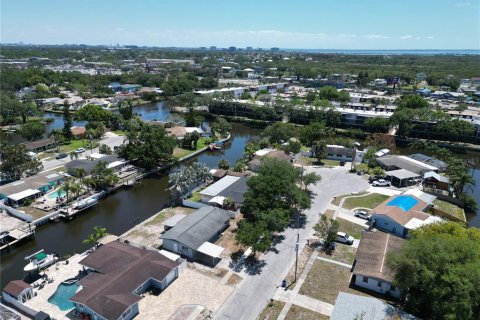 House in Tampa, Florida 3 bedrooms, 115.85 sq.m. № 1637577 - photo 20