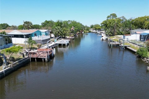 House in Tampa, Florida 3 bedrooms, 115.85 sq.m. № 1637577 - photo 30