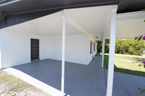 House in Tampa, Florida 3 bedrooms, 115.85 sq.m. № 1637577 - photo 9