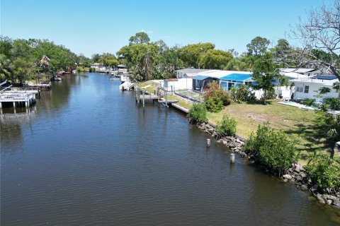 House in Tampa, Florida 3 bedrooms, 115.85 sq.m. № 1637577 - photo 29