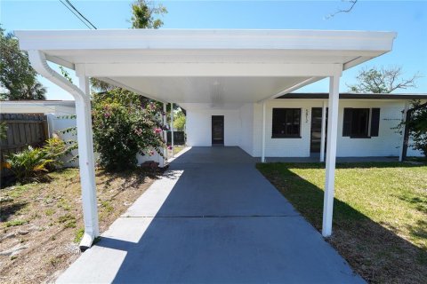 House in Tampa, Florida 3 bedrooms, 115.85 sq.m. № 1637577 - photo 6