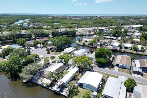 House in Tampa, Florida 3 bedrooms, 115.85 sq.m. № 1637577 - photo 18
