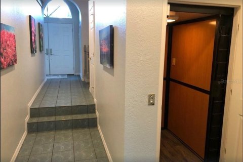 House in Longboat Key, Florida 3 bedrooms, 260.5 sq.m. № 1854137 - photo 10