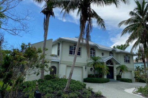 House in Longboat Key, Florida 3 bedrooms, 260.5 sq.m. № 1854137 - photo 29