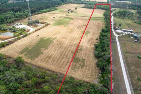Commercial property in Hobe Sound, Florida № 2247917