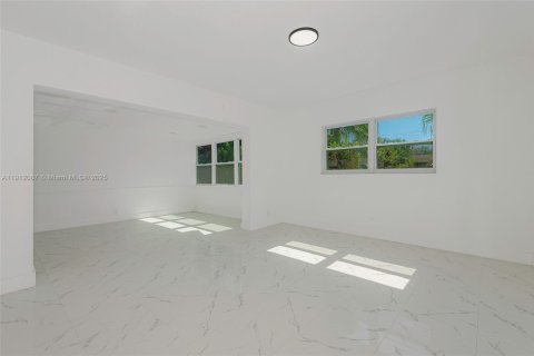 House in Fort Lauderdale, Florida 3 bedrooms № 1970412 - photo 23