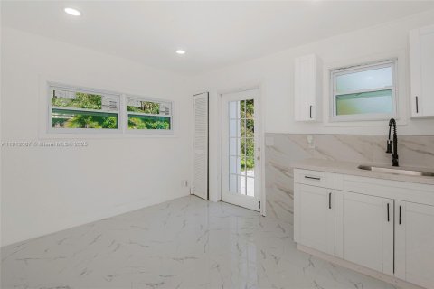 House in Fort Lauderdale, Florida 3 bedrooms № 1970412 - photo 7