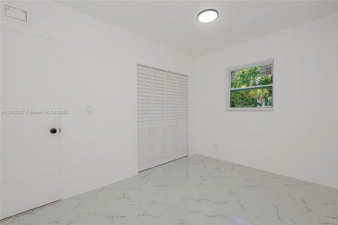 House in Fort Lauderdale, Florida 3 bedrooms № 1970412 - photo 15