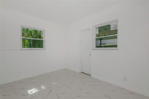 House in Fort Lauderdale, Florida 3 bedrooms № 1970412 - photo 9