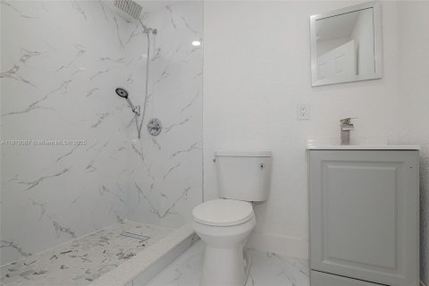 House in Fort Lauderdale, Florida 3 bedrooms № 1970412 - photo 10