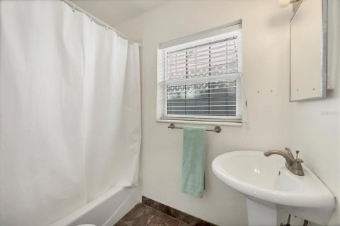 Casa en alquiler en Sarasota, Florida, 1 dormitorio, 83.61 m2 № 1910992 - foto 17