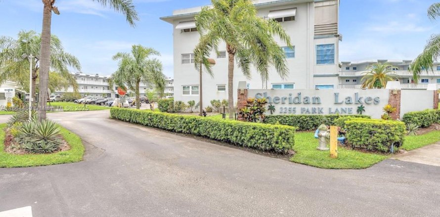 Condo in Hollywood, Florida, 1 bedroom  № 2054328