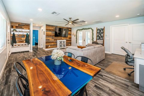 House in Clearwater, Florida 3 bedrooms, 138.05 sq.m. № 1628540 - photo 21