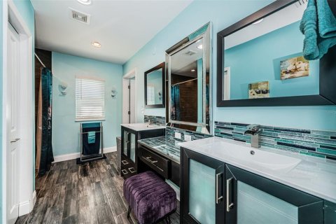 House in Clearwater, Florida 3 bedrooms, 138.05 sq.m. № 1628540 - photo 29