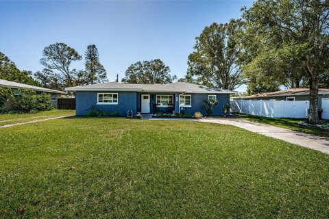 House in Clearwater, Florida 3 bedrooms, 138.05 sq.m. № 1628540 - photo 6