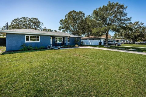 House in Clearwater, Florida 3 bedrooms, 138.05 sq.m. № 1628540 - photo 2
