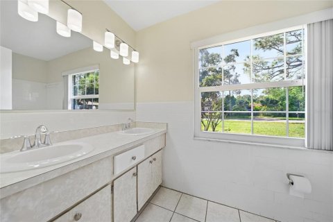 House in Tampa, Florida 3 bedrooms, 169.08 sq.m. № 2393901 - photo 9