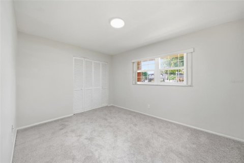 House in Tampa, Florida 3 bedrooms, 169.08 sq.m. № 2393901 - photo 7