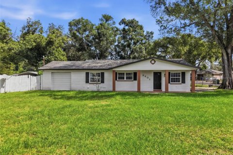 House in Tampa, Florida 3 bedrooms, 169.08 sq.m. № 2393901