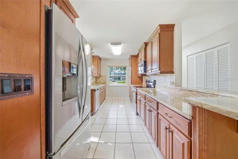 House in Tampa, Florida 3 bedrooms, 169.08 sq.m. № 2393901 - photo 6