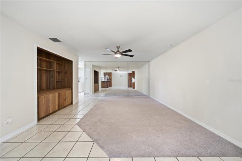 House in Tampa, Florida 3 bedrooms, 169.08 sq.m. № 2393901 - photo 20