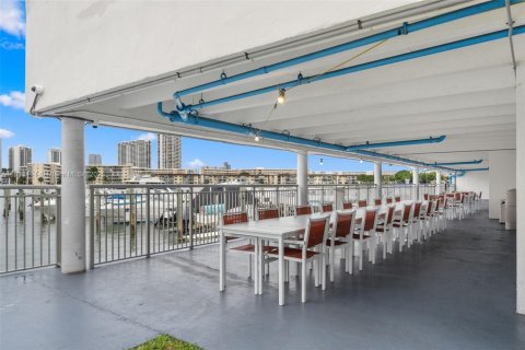 Купить кондоминиум в Авентура, Флорида 2 спальни, 116.22м2, № 1946036 - фото 28