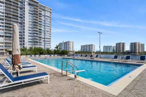 Купить кондоминиум в Авентура, Флорида 2 спальни, 116.22м2, № 1946036 - фото 27