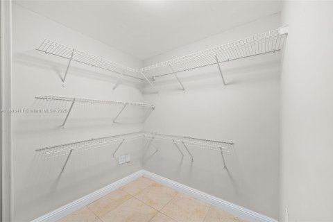 Купить кондоминиум в Авентура, Флорида 2 спальни, 116.22м2, № 1946036 - фото 13