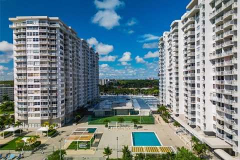 Купить кондоминиум в Авентура, Флорида 2 спальни, 116.22м2, № 1946036 - фото 26