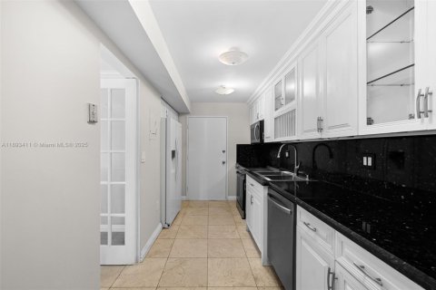 Купить кондоминиум в Авентура, Флорида 2 спальни, 116.22м2, № 1946036 - фото 6