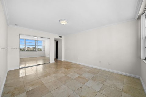 Купить кондоминиум в Авентура, Флорида 2 спальни, 116.22м2, № 1946036 - фото 16