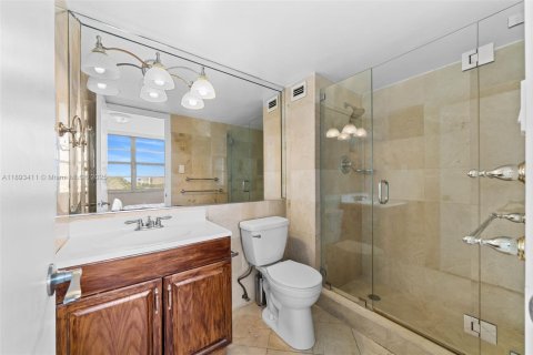 Купить кондоминиум в Авентура, Флорида 2 спальни, 116.22м2, № 1946036 - фото 12