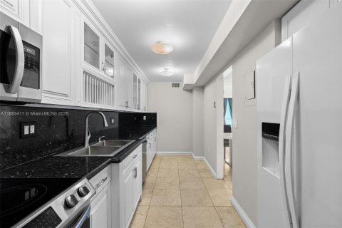 Купить кондоминиум в Авентура, Флорида 2 спальни, 116.22м2, № 1946036 - фото 8