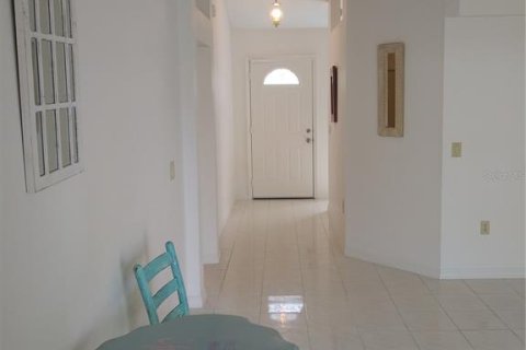 House in Deltona, Florida 3 bedrooms, 114.83 sq.m. № 1913437 - photo 6